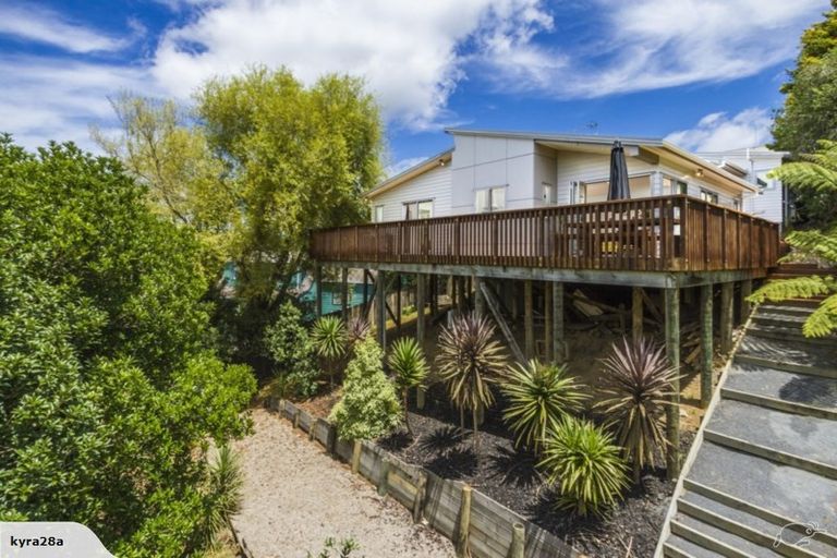 Photo of property in 22a Reynolds Place, Torbay, Auckland, 0630