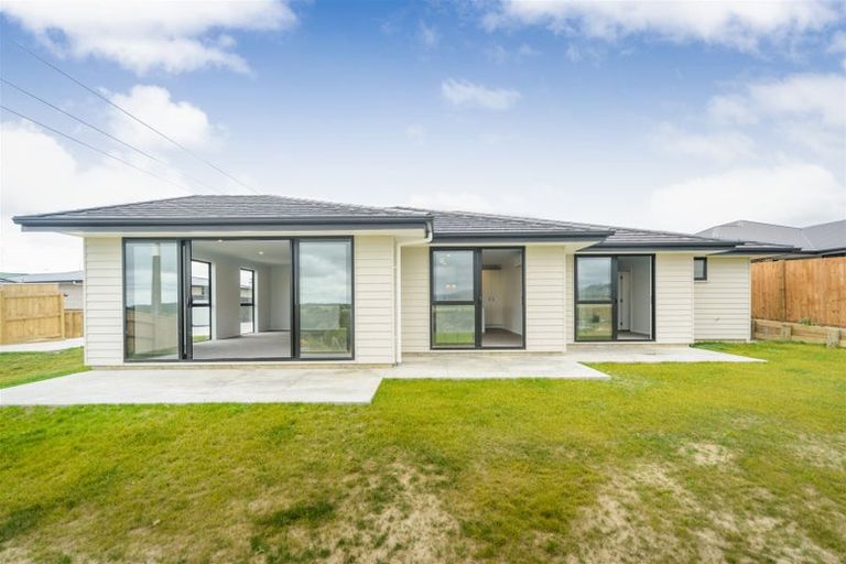 Photo of property in 154b Pacific Drive, Fitzherbert, Palmerston North, 4410