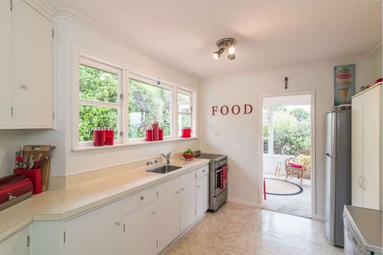 Photo of property in 48 Cunliffe Street, Johnsonville, Wellington, 6037