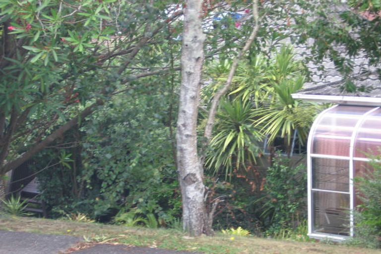 Photo of property in 1/3 Braund Place, Glenfield, Auckland, 0629