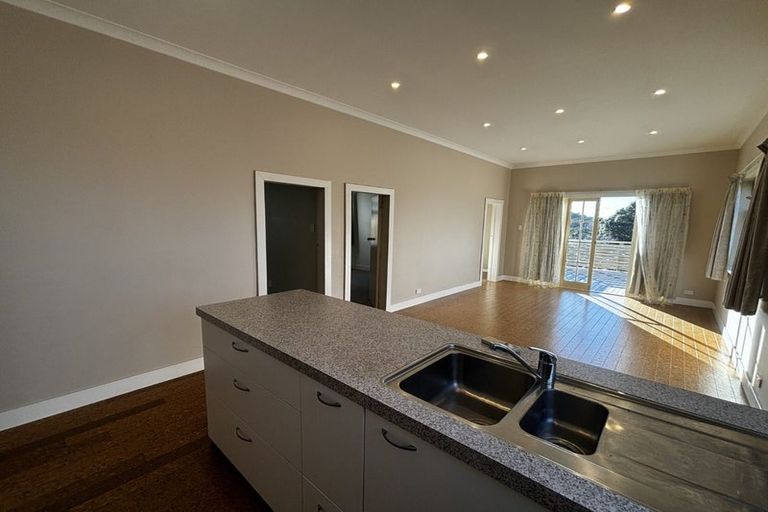 Photo of property in 32 Bonithon Avenue, Moturoa, New Plymouth, 4310