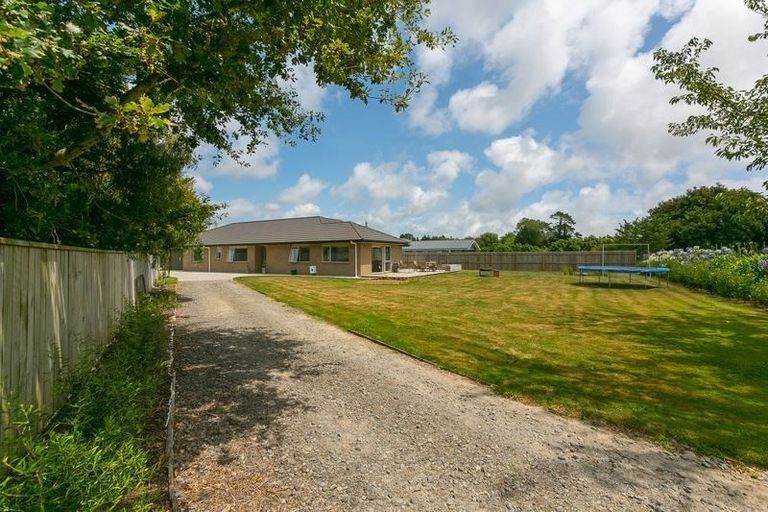 Photo of property in 5 Cross Street, Lepperton, New Plymouth, 4373