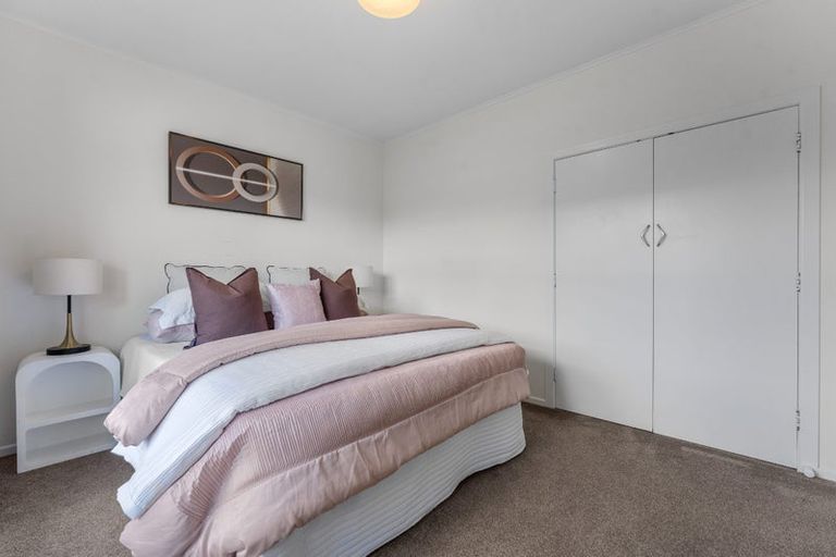 Photo of property in 2/24 Evelyn Place, Hillcrest, Auckland, 0627