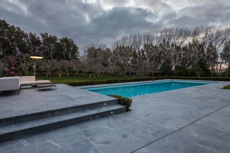 Photo of property in 27 Porterfield Road, Whitford, Howick, 2571