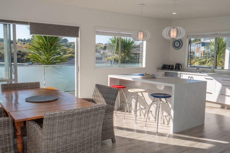 Photo of property in 13 Protea Drive, Cable Bay, 0420