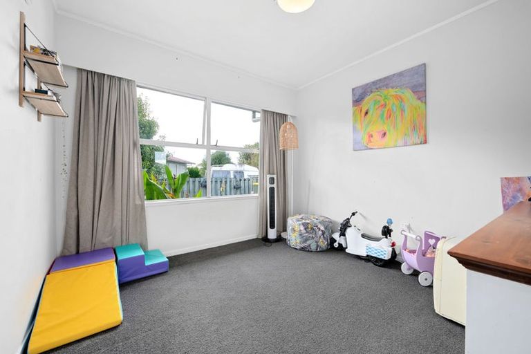 Photo of property in 8 Mckinley Place, Nawton, Hamilton, 3200