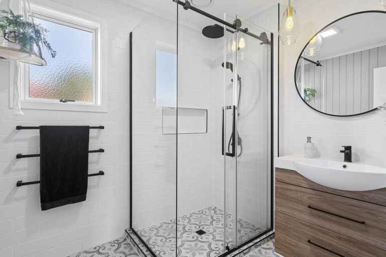 Photo of property in 9 Laredo Grove, Totara Park, Upper Hutt, 5018