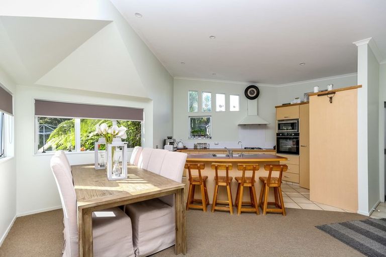 Photo of property in 4a Rahui View, Oakura, 4314