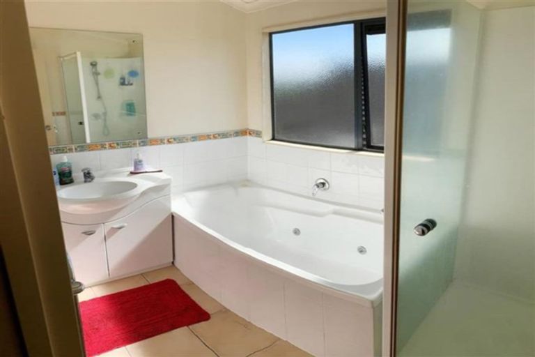 Photo of property in 323 Hill Road, The Gardens, Auckland, 2105