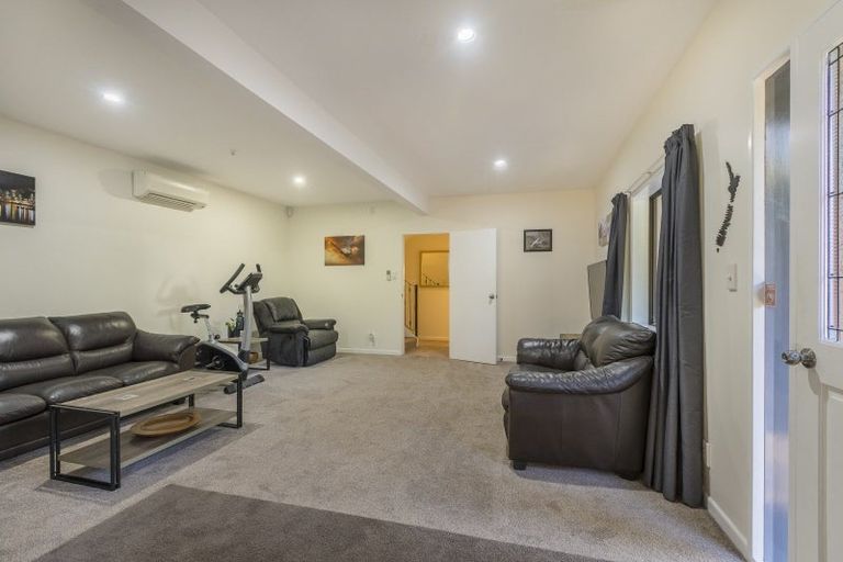 Photo of property in 93 Norton Park Grove, Waterloo, Lower Hutt, 5011