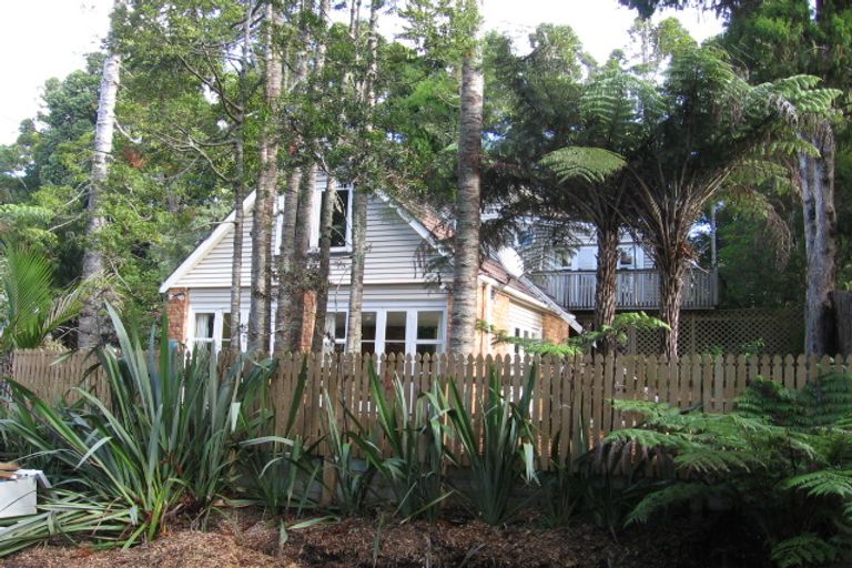 Photo of property in 25 Minnehaha Avenue, Titirangi, Auckland, 0604