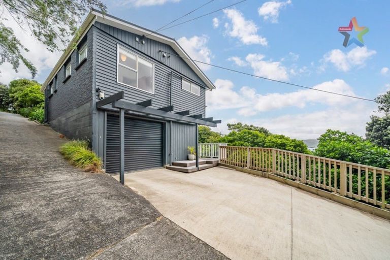 Photo of property in 6 Nikau Road, Point Howard, Lower Hutt, 5013