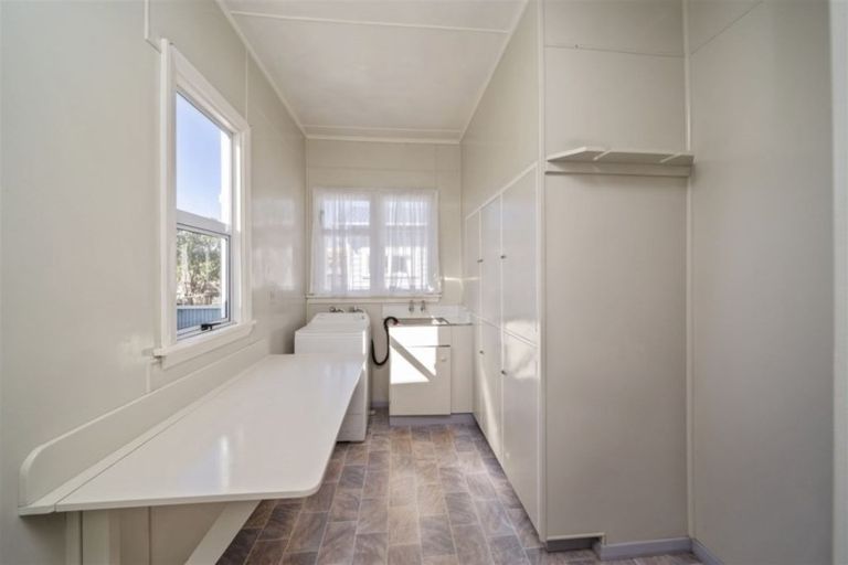 Photo of property in 12 Grey Street, Hawera, 4610