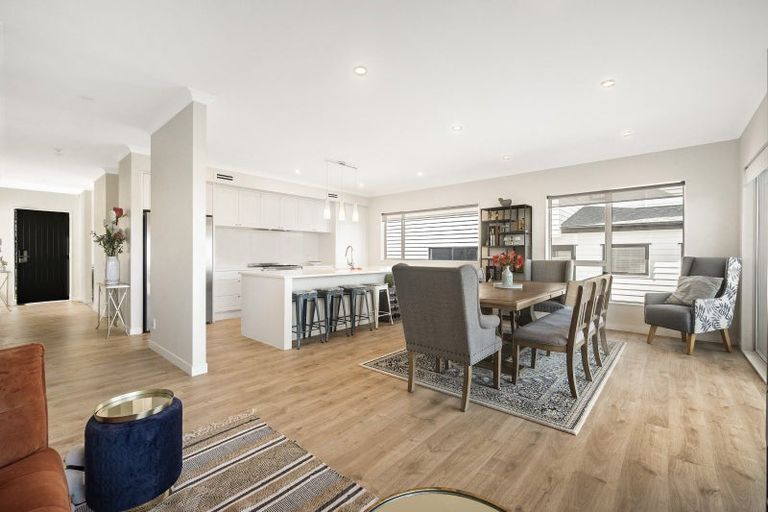 Photo of property in 30 Cassidy Drive, Orewa, 0931