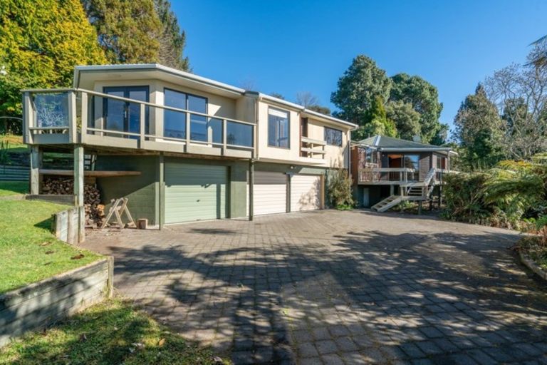 Photo of property in 11 Cherry Lane, Acacia Bay, Taupo, 3330