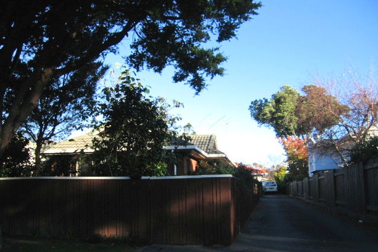 Photo of property in 2/20 Totara Crescent, Woburn, Lower Hutt, 5010