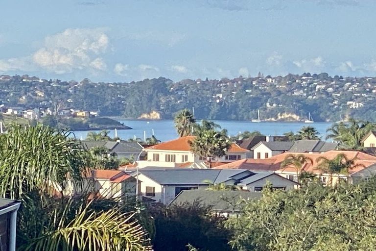 Photo of property in 10 Lagoon Way, West Harbour, Auckland, 0618