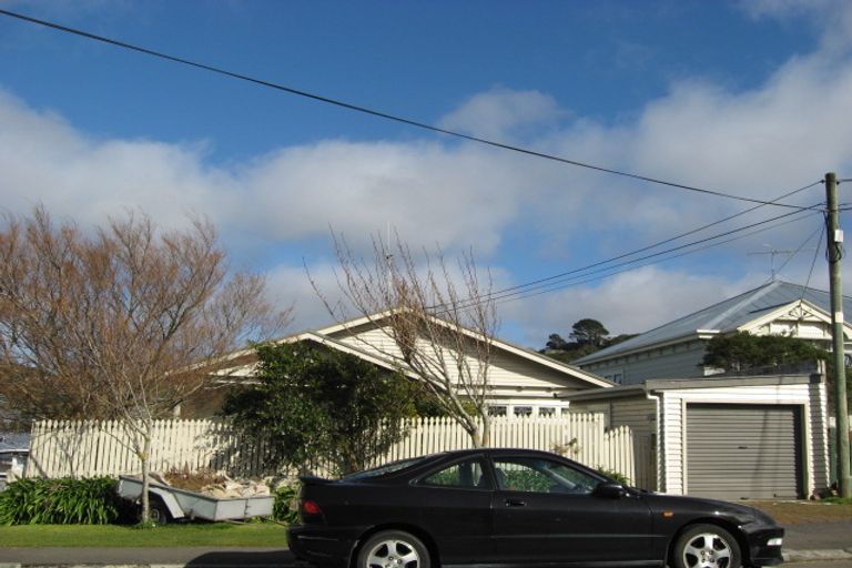 Photo of property in 17 Raine Street, Karori, Wellington, 6012
