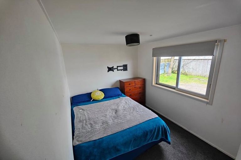 Photo of property in 2/19 Pirie Crescent, Moera, Lower Hutt, 5010