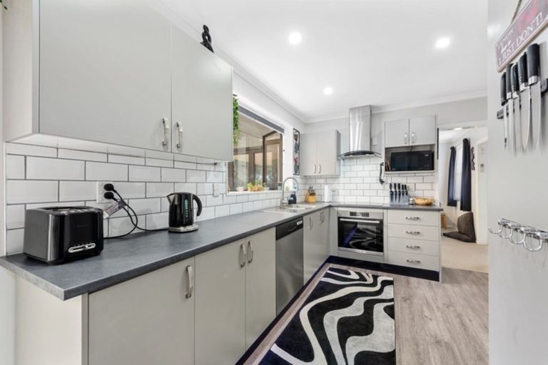 Photo of property in 45 Burns Grove, Trentham, Upper Hutt, 5018