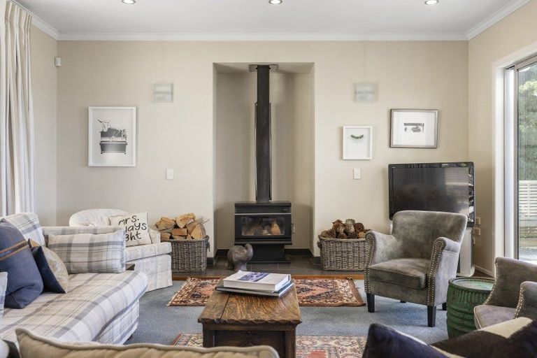 Photo of property in 10 Wakeman Road, Acacia Bay, Taupo, 3330