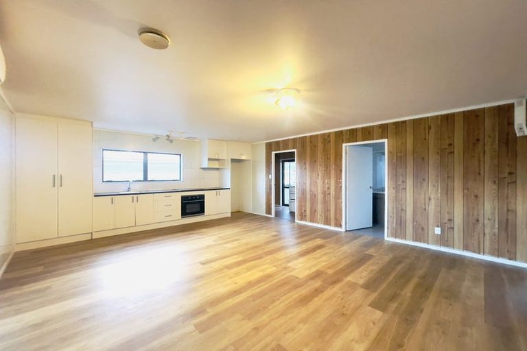 Photo of property in 16 Oratu Place, Manurewa, Auckland, 2102