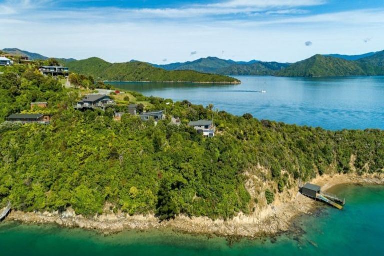 Photo of property in 313 Port Underwood Road, Whatamango Bay, Picton, 7281