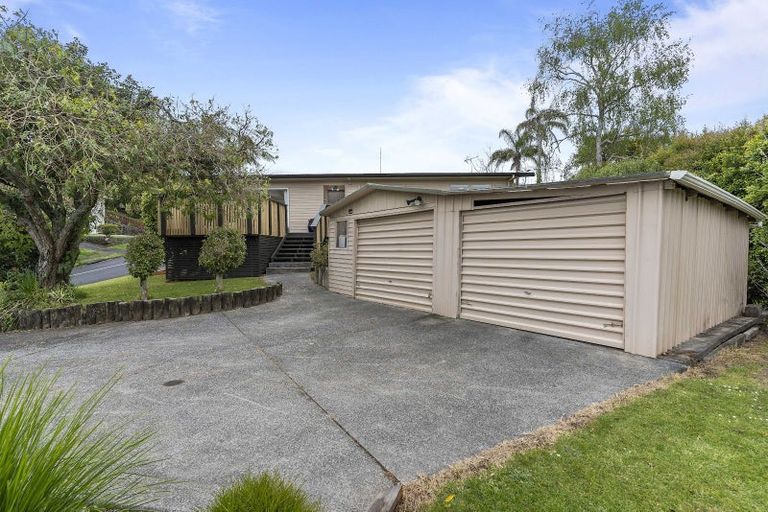 Photo of property in 22 Robbies Road, Shelly Park, Auckland, 2014