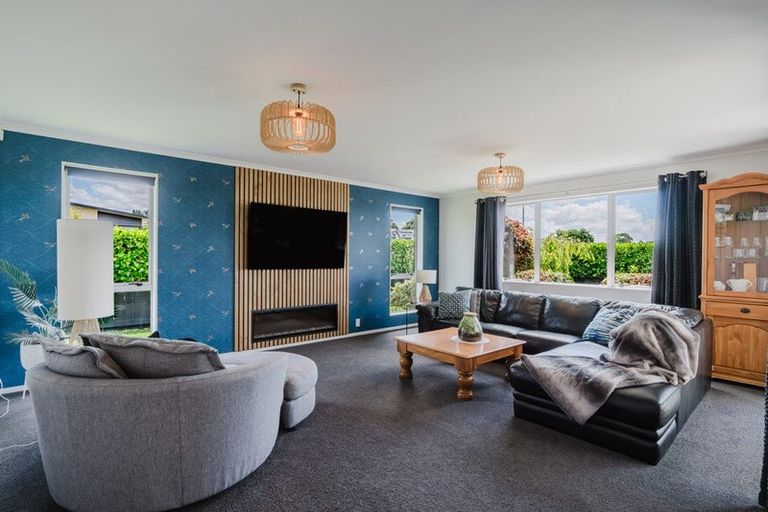 Photo of property in 1 Ruske Place, Grandview Heights, Hamilton, 3200