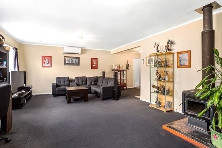 Photo of property in 92 Rangituhi Crescent, Takapuwahia, Porirua, 5022