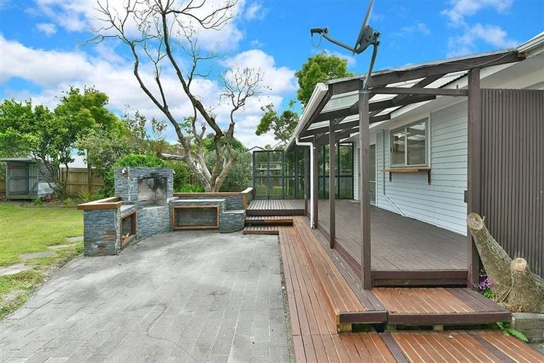 Photo of property in 24 Albatross Road, Red Beach, 0932