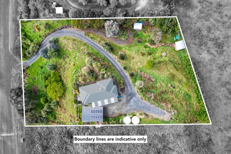 Photo of property in 24 Strathnaver Glen, Waikawa Beach, Levin, 5573