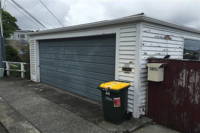 Photo of property in 121 Pembroke Road, Wilton, Wellington, 6012