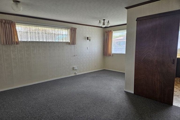 Photo of property in 1 Douglas Street, West End, Palmerston North, 4412