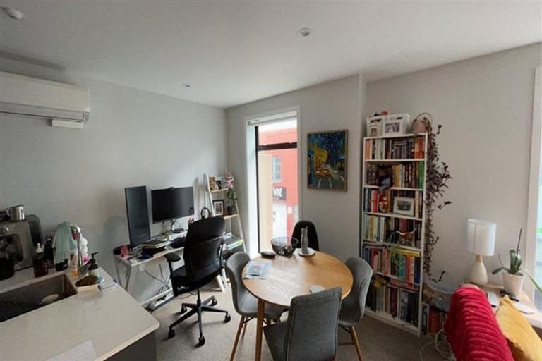 Photo of property in 2/5 Ebor Street, Te Aro, Wellington, 6011