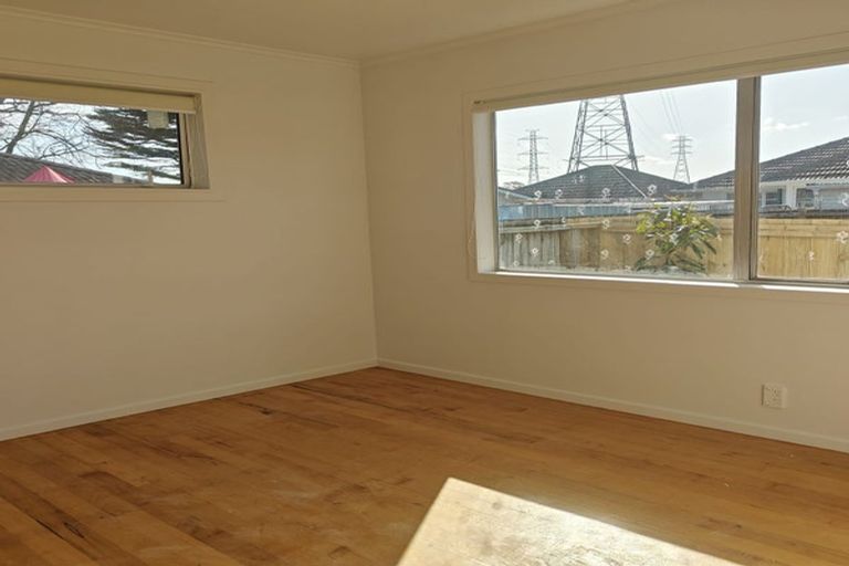 Photo of property in 31 Tiraumea Drive, Pakuranga, Auckland, 2010