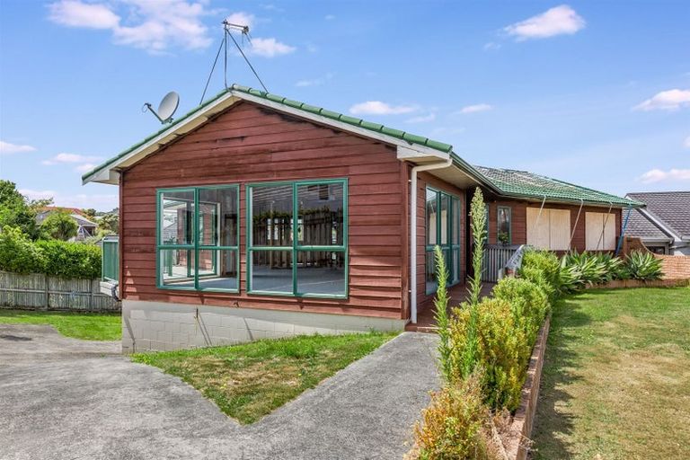 Photo of property in 21 Molyneux Close, Whitby, Porirua, 5024