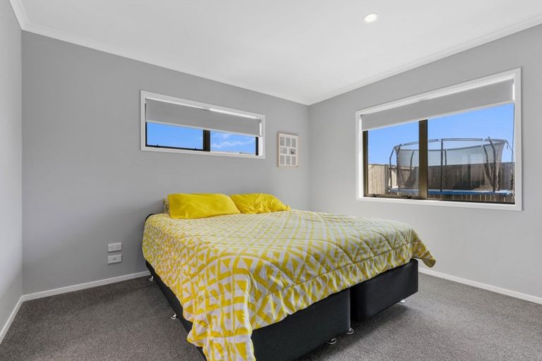 Photo of property in 18 Kamahi Crescent, Papamoa Beach, Papamoa, 3118