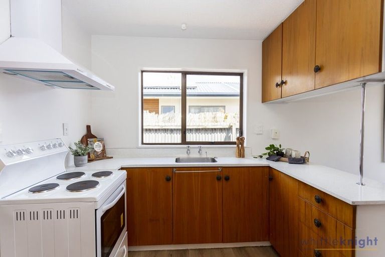 Photo of property in 3/92 North Avon Road, Richmond, Christchurch, 8013