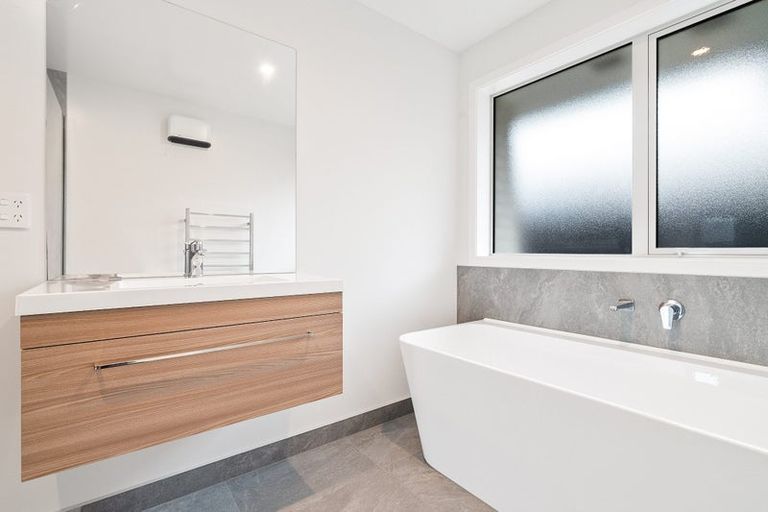 Photo of property in 32 John Holmes Road, Halswell, 8025