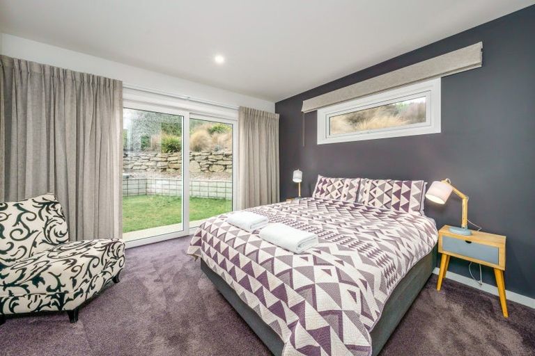 Photo of property in 21 Kapuka Lane, Wanaka, 9305