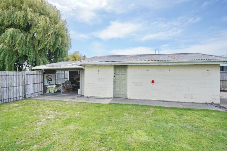 Photo of property in 171 Wainoni Road, Avondale, Christchurch, 8061
