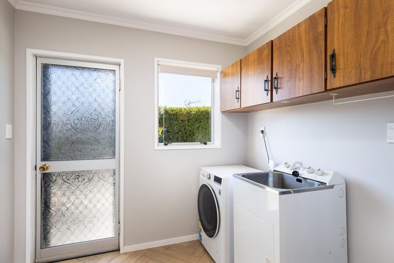 Photo of property in 16 Leon Place, Waitara, 4320