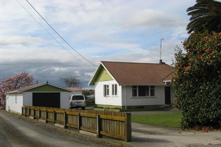 Photo of property in 12 Gleeson Road, Manakau, Levin, 5573