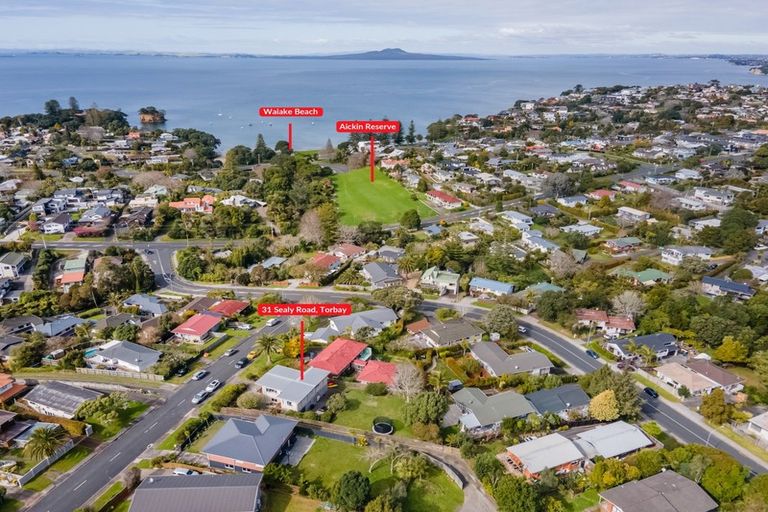 Photo of property in 31 Sealy Road, Torbay, Auckland, 0630