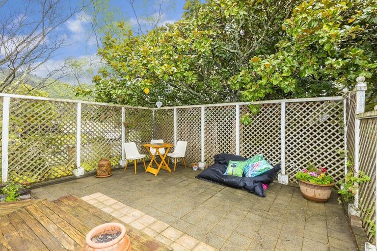 Photo of property in 23 Omaha Grove, Totara Park, Upper Hutt, 5018