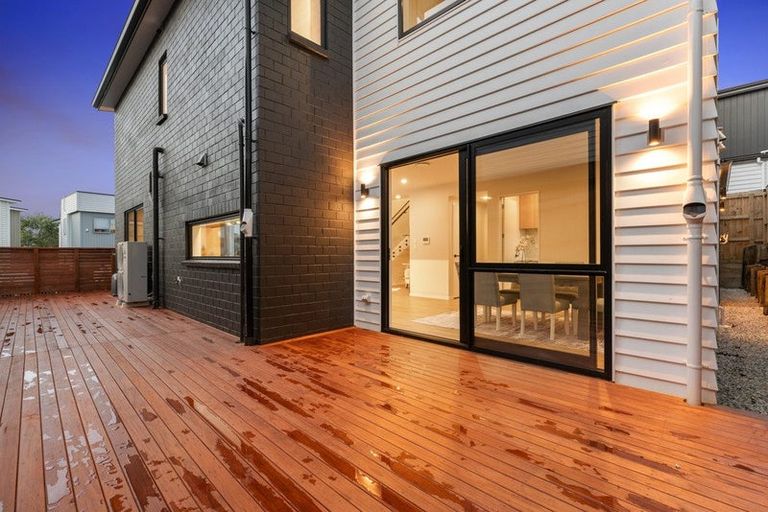 Photo of property in 6 La Bella Road, Hobsonville, Auckland, 0616