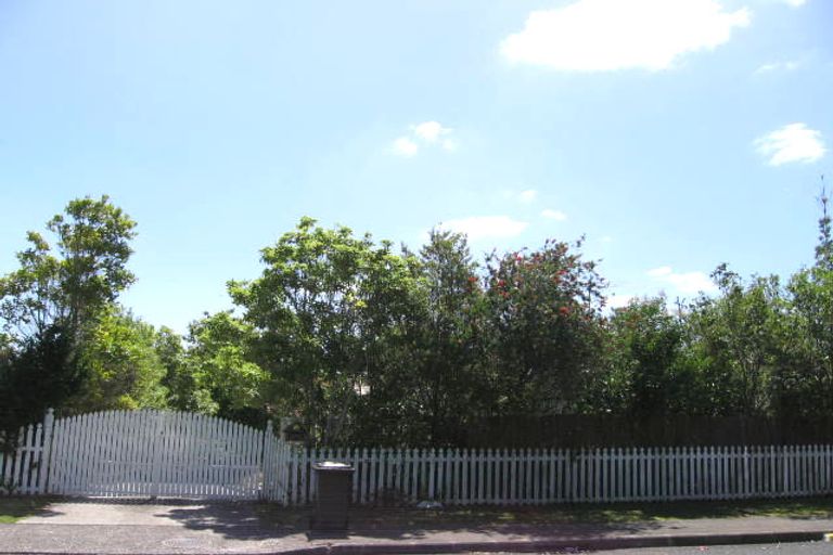 Photo of property in 31 Stott Avenue, Birkdale, Auckland, 0626