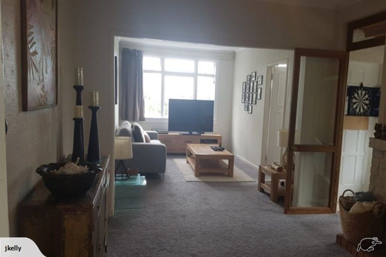 Photo of property in 22 Philson Terrace, Browns Bay, Auckland, 0630