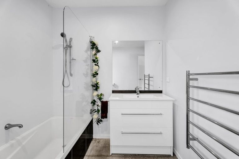 Photo of property in 2 Huetu Place, Bell Block, New Plymouth, 4312